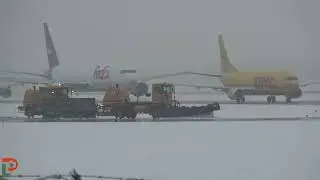 Minneapolis-St Paul International Airport Snow Removal - December 15, 2022