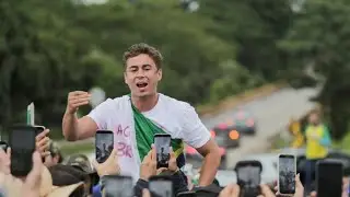 Sob chuva, Nikolas cumpre o 5º dia da “caminhada pela liberdade”