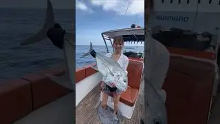 CATCH AND RELEASE GIANT TREVALLY FISH IN BALI!