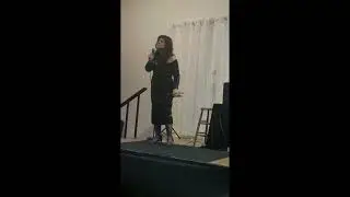 Pamela Abrams, lyric soprano entertainer singing 