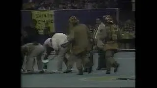 11/10/1991 -- Louisiana Superdome -- 49ers at Saints -- Frank Sweet puts out fire in rafters