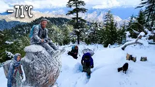 Surviving in the highest Mountains of Afghanistan -71 &deg;C | Shepherd Girl Hunts For Food