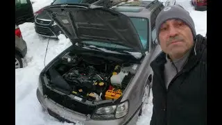 STARE SUBARU 2.0 BOXER 4X4. BEZ KOROZJI, ZAKOPANY POD ŚNIEGIEM.  LUBIĘ STARE JAPOŃSKIE AUTA. OGLĄDAM