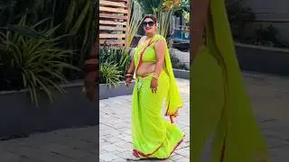 💋💋❤️❤️ Gorgeous Curves Figure Desi Nepali Mature Aunty Saree Back Reels #nepaliaunty #nepalibhabi