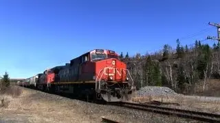 CN 2571 at Wanup (06APR2012)