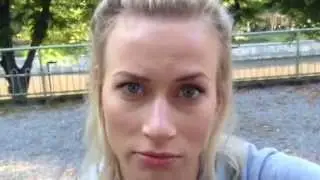 Tervetuloa Suomeen sanoo n&auml;yttelij&auml; Minka Kuustonen. #SuomiSaysWelcome