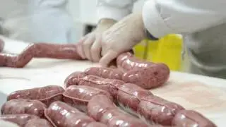 Haciendo butifarras en BOTIFARRES PALET