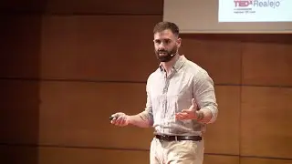 La mayor lección que aprendimos de los fósiles | FRANCES GASCÓ | TEDxRealejo