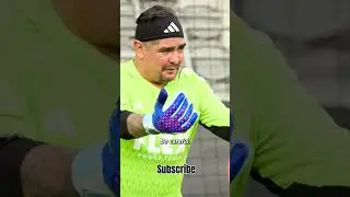 Gordon Ramsay plays soccer!🤯🧑&zwj;🍳 #trending #football #cooking #gordonramsay #chef
