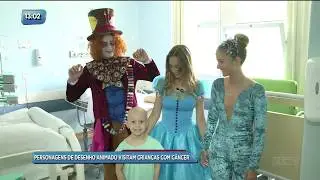 Personagens de desenho animado visitam crianças com câncer