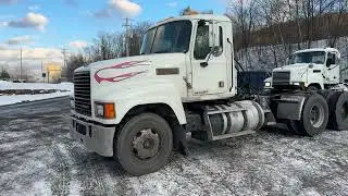 2011 Mack Pinnacle CHU613 T/A Truck Tractor
