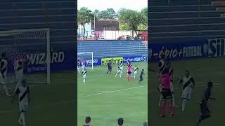 Pegou na m&atilde;o? Bola entrou? Guanabara City x Vasco tem gol pol&ecirc;mico na Copinha