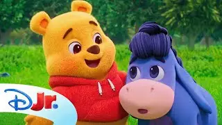 Playdate with Winnie the Pooh | Winnie the Pooh and Eeyore Play with the Flying Disc | @disneyjr