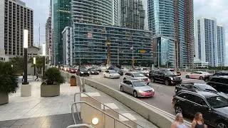 Hora pico de tr&aacute;fico en Brickell Miami