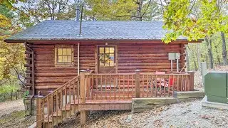 Gorgeous Romantic Eureka Springs Cabin w/ Fireplace | Lovely Tiny House