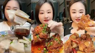 Eat Boiled Pork Fat with Fish Sauce, Garlic and Chili, Beef Ribs, Braised Beef Bones