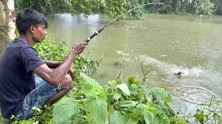 Fashing Video 🎣🐠 Rainy Day Fishing Video | Traditional Hook Fishing | Village Boy Fishing With Hook