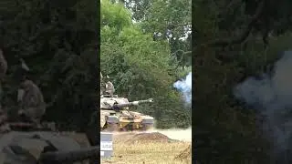 #tank #chieftain #firing #gun #blast #military #army #british midday guns 😯