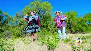 Damian y su grupo Los forasteros del Amor- Chumpi chujchita (video oficial)