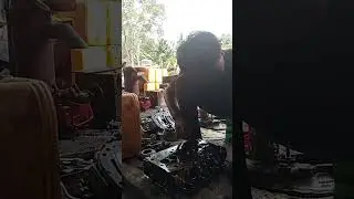 Melepas klep dan menyakur