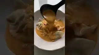 Soup dumpling 🥟 som boom Craving efter julemaden #redcurrynoodles #soupdumpling #soboom