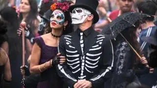 Los Muertos Vivos Estan (Movie Version) (