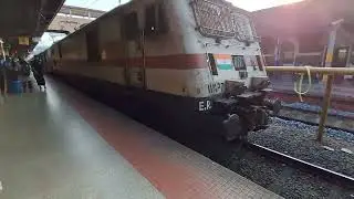 HWH wap 7 hauled 12217 TVCN CDG Kerala Sampark Kranti express enters Kozhikode station!