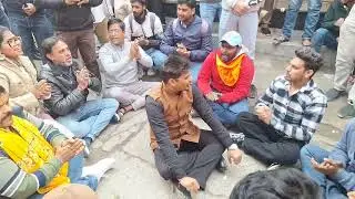 Sant Nagar Burari के Mount Olivet School पर हिंदुओ का प्रदर्शन