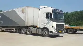 China HOWO Truck Head Tractor, Trailer Trucks, Tractor Head