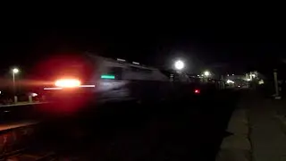 Indian Railways: TKD WDP-4B Twins(Rani Chennamma & Rani Laxmibai) led Suhaildev Express Storms Dadri