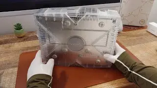 Uk&aacute;žka Hernej konzoly Microsoft Xbox Classic Crystal Limited Edition - Posledn&yacute; kontakt CZ / SK