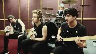 5 Seconds Of Summer - Billboard Music Awards 2014 (Part 1)