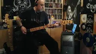 The Offspring, Hammerhead, Bass. Squier Classic Vibe 70's & EMG Geezer Butler pick ups.