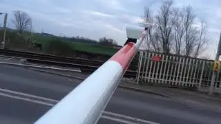 (Close up) Queen Adelaide No. 3 (Norwich) Level Crossing (Cambs) (27.03.19)
