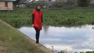 Sama Sama Cinta - Aam Danau Ft. Noor Lathifah