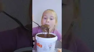 Как моя семья ест Нутеллу🤪🌰😨 #funny #fastpolina