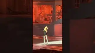 Christina Aguilera makes surprise appearance at Sabrina Carpenter show!