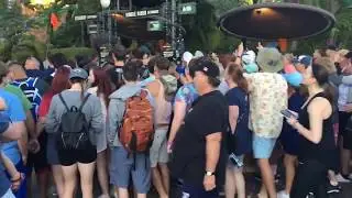 Pandora Grand Opening - First Flight Of Passage Queue Line