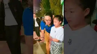 Jian Dancer With the young people 