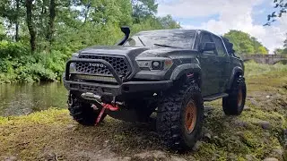 Toyota Tacoma; Element RC Enduro KNIGHTRUNNER Trail Truck
