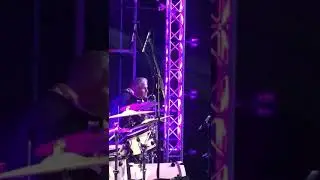 Linke Mik Live op ut podium Venlo