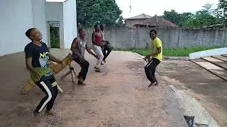Échauffement avant la percussion danse 
