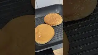 How to cook Pulled Pork Burger at Home...