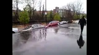 Landslide in USA Swallows Every Car on the Street