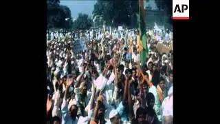 SYND 15 11 77 ANTI MRS GANDHI RALLY IN NEW DELHI