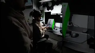 The Razer Base Station V2 Chroma - Black