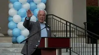 Roy Williams Delivers Last Lecture to Class of 2022