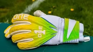 Обзор вратарских перчаток One Glove CO GEO Flux