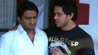 Santhanam travels abroad for Bharath - Yuvan Yuvathi