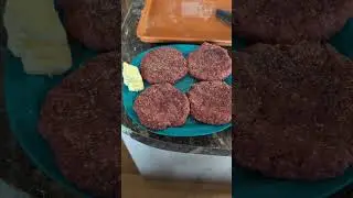 Making Burgers With the KitchenAid Meat Grinder Attachment #kitchenaidmixer  #homemadeburger